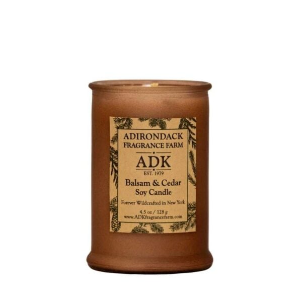 香脂雪松蜡烛 4.5 盎司，带 ADK 标签