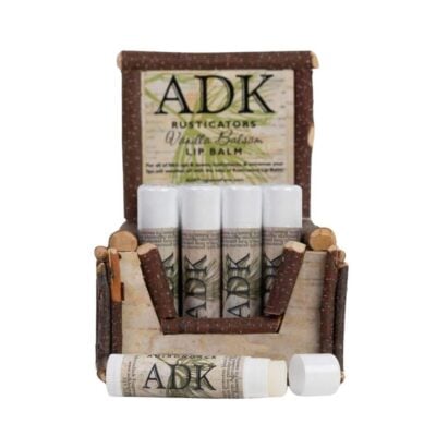 ADK 香水农场展示中的香草香脂润唇膏