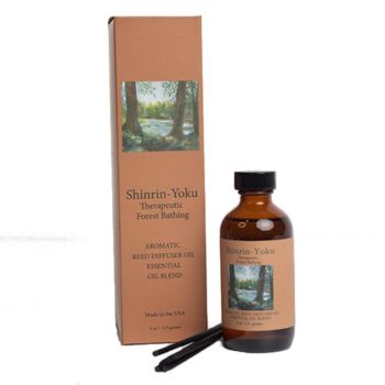 Shinrin - Yoku（治疗性森林浴）在 Adirondack Fragrance & Flavor Farm 手工制作。