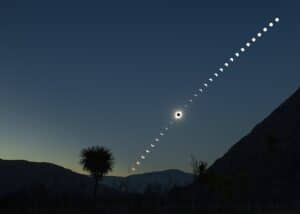 1600px time lapse of total solar eclipse